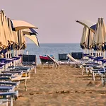 Spacious With Large Balcony Апартаменты *