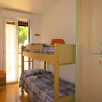 Spacious With Large Balcony Апартаменты