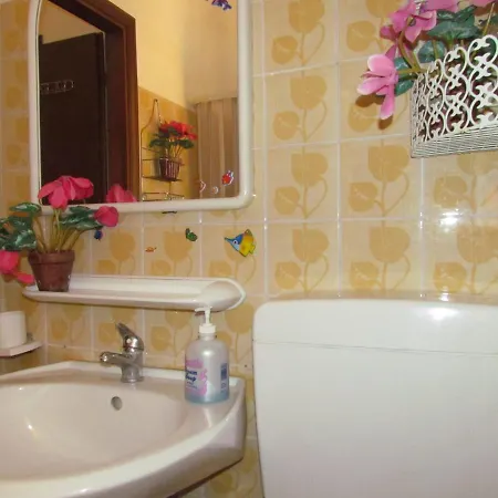 Spacious Up To 8 Guests Close To Thermae *