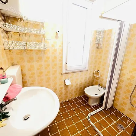 Spacious With Large Balcony Апартаменты