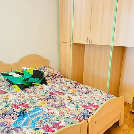 Spacious With Large Balcony Апартаменты